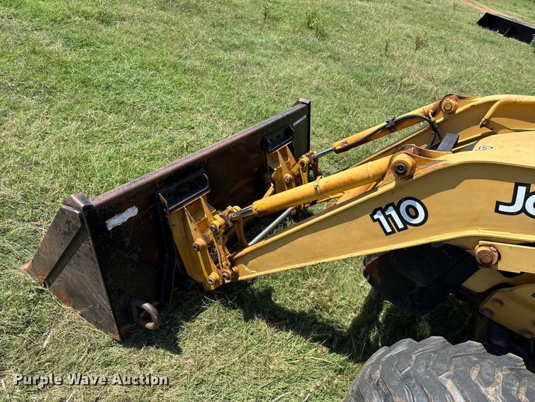 image for item ET6457 2004 John Deere 110 backhoe