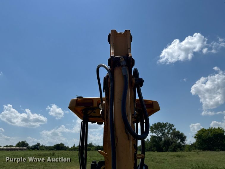 image for item ET6457 2004 John Deere 110 backhoe