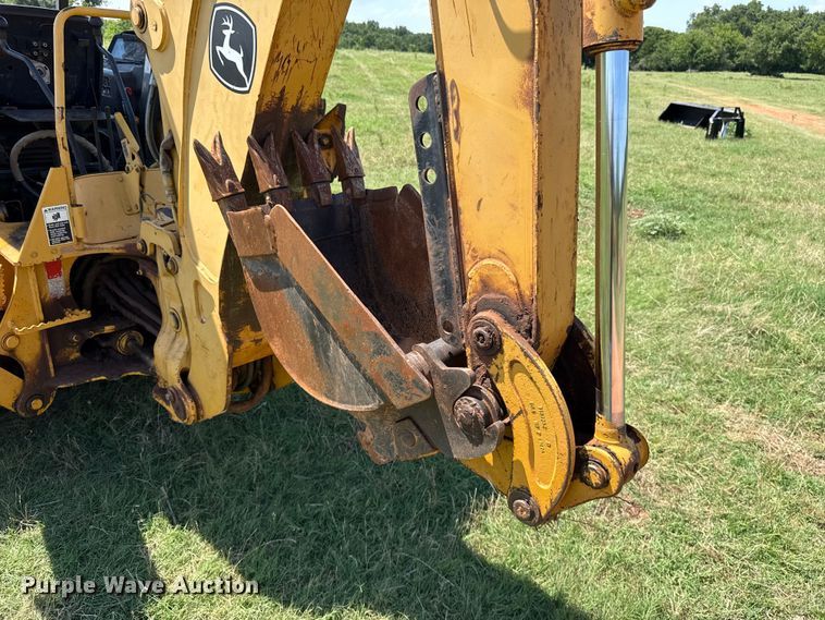 image for item ET6457 2004 John Deere 110 backhoe