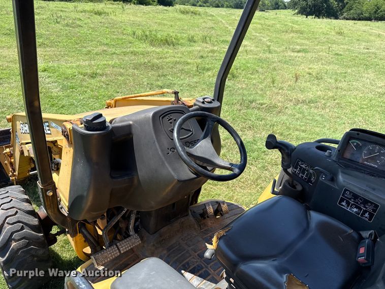 image for item ET6457 2004 John Deere 110 backhoe