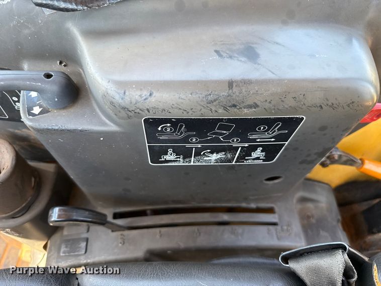 image for item ET6457 2004 John Deere 110 backhoe