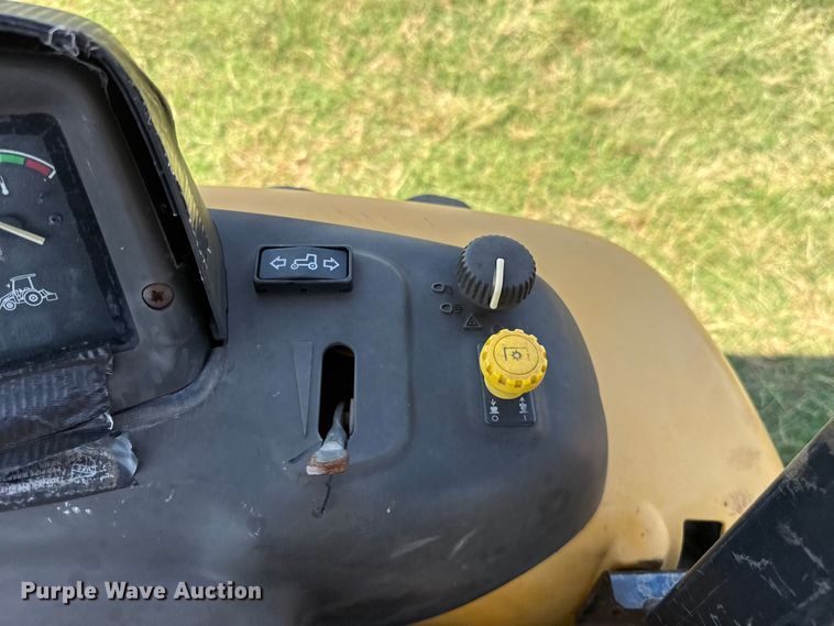 image for item ET6457 2004 John Deere 110 backhoe