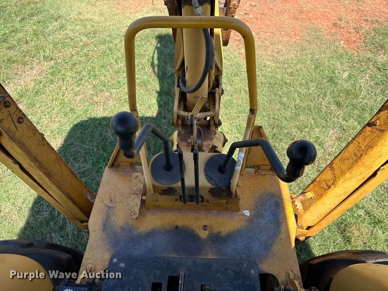 image for item ET6457 2004 John Deere 110 backhoe