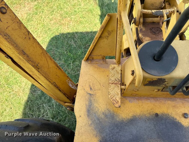 image for item ET6457 2004 John Deere 110 backhoe