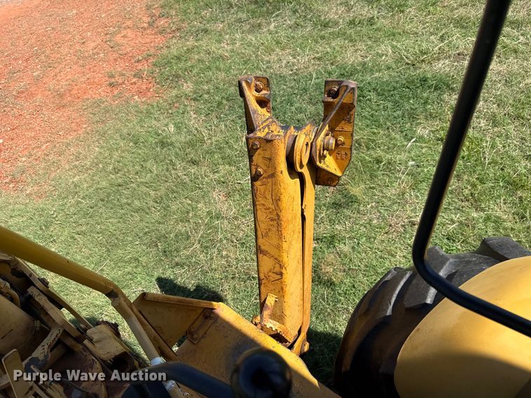 image for item ET6457 2004 John Deere 110 backhoe