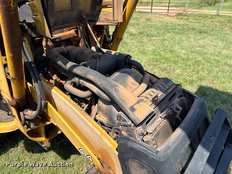 image for item ET6457 2004 John Deere 110 backhoe