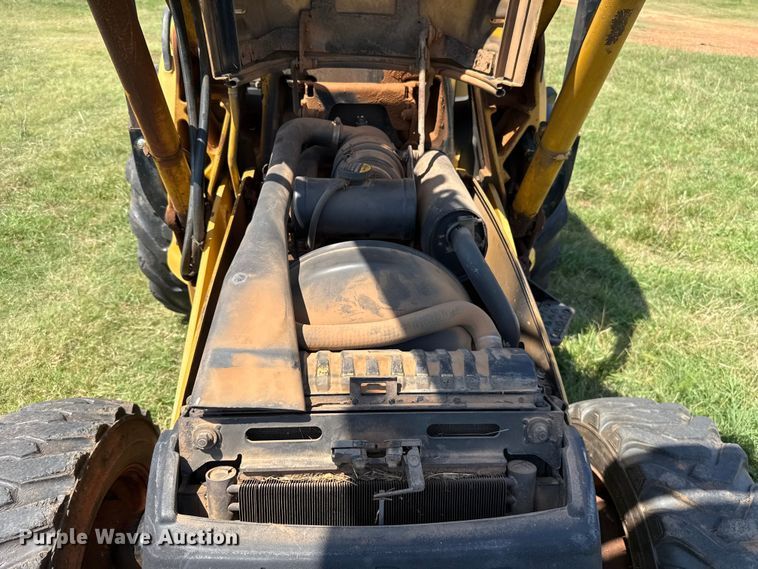 image for item ET6457 2004 John Deere 110 backhoe