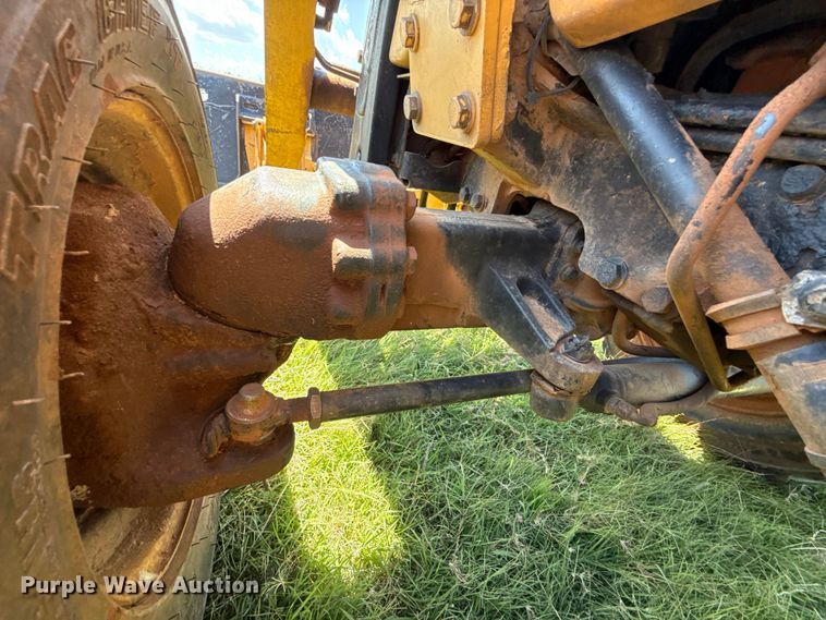 image for item ET6457 2004 John Deere 110 backhoe
