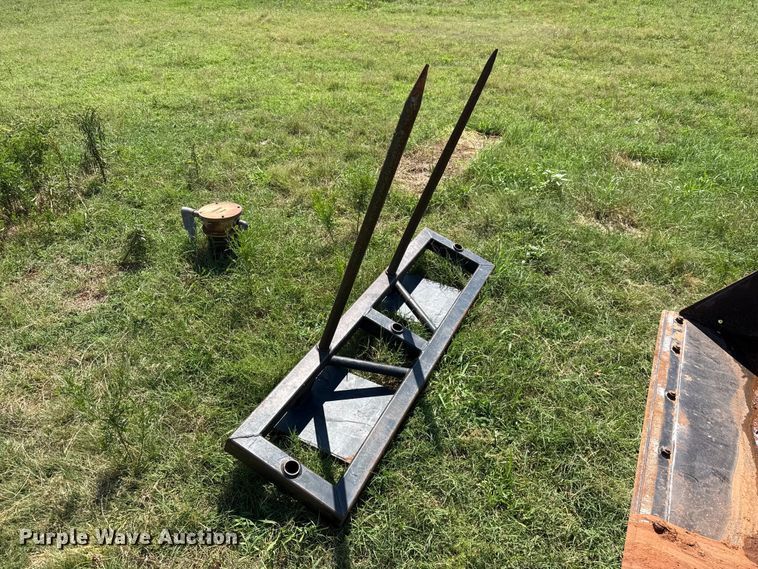 image for item ET6457 2004 John Deere 110 backhoe