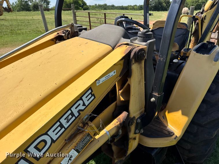 image for item ET6458 2006 John Deere 110 backhoe