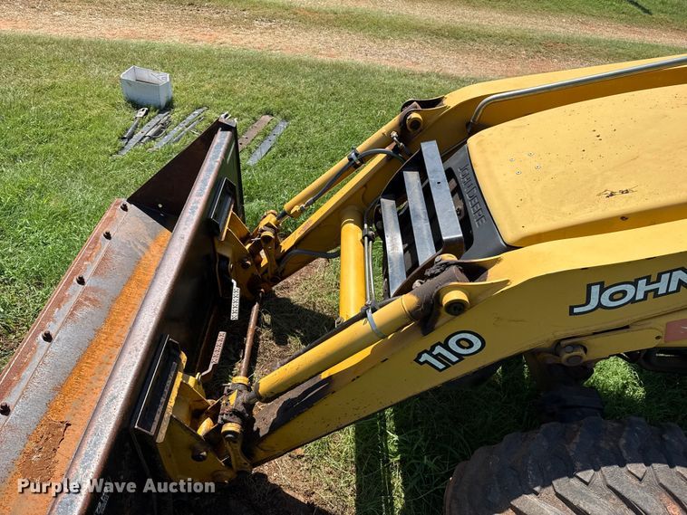 image for item ET6458 2006 John Deere 110 backhoe