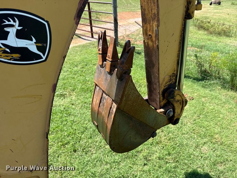 image for item ET6458 2006 John Deere 110 backhoe