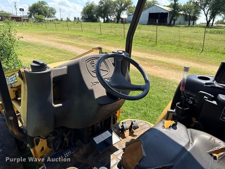 image for item ET6458 2006 John Deere 110 backhoe