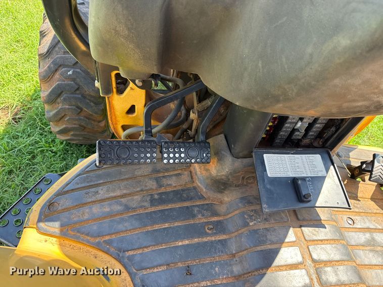 image for item ET6458 2006 John Deere 110 backhoe