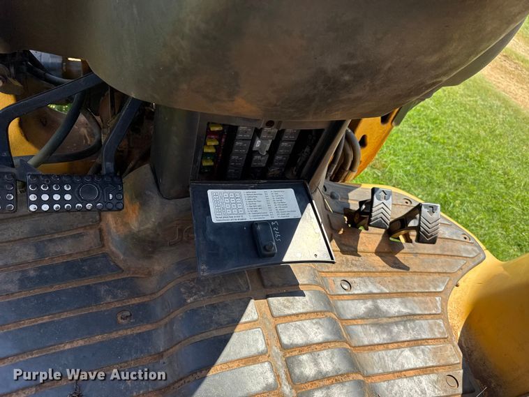 image for item ET6458 2006 John Deere 110 backhoe