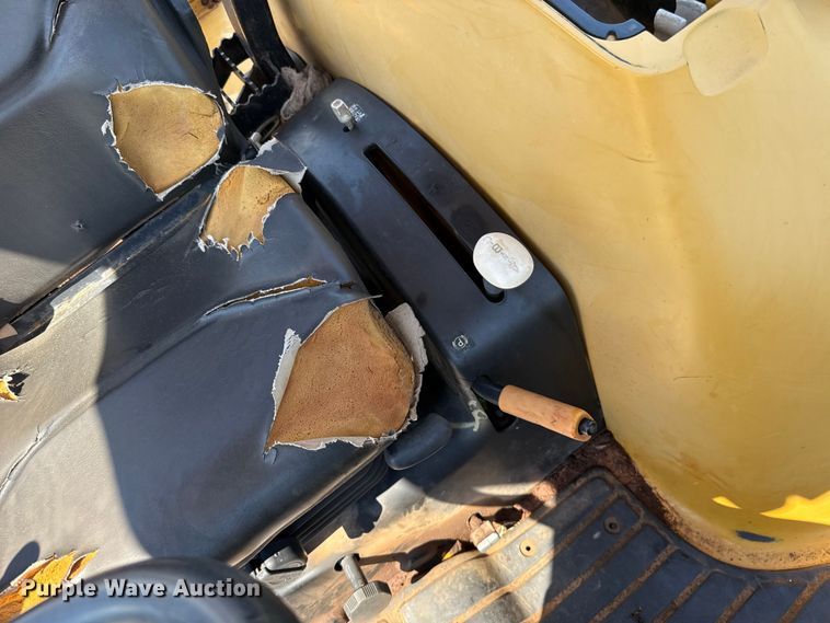 image for item ET6458 2006 John Deere 110 backhoe