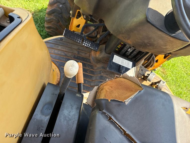 image for item ET6458 2006 John Deere 110 backhoe