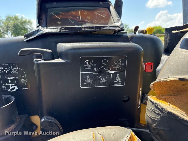 image for item ET6458 2006 John Deere 110 backhoe