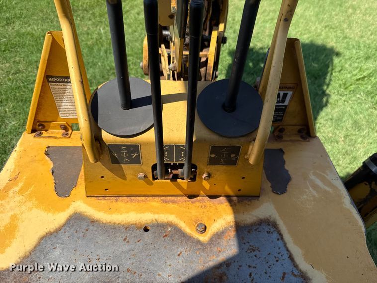image for item ET6458 2006 John Deere 110 backhoe