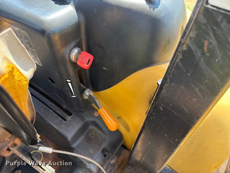 image for item ET6458 2006 John Deere 110 backhoe