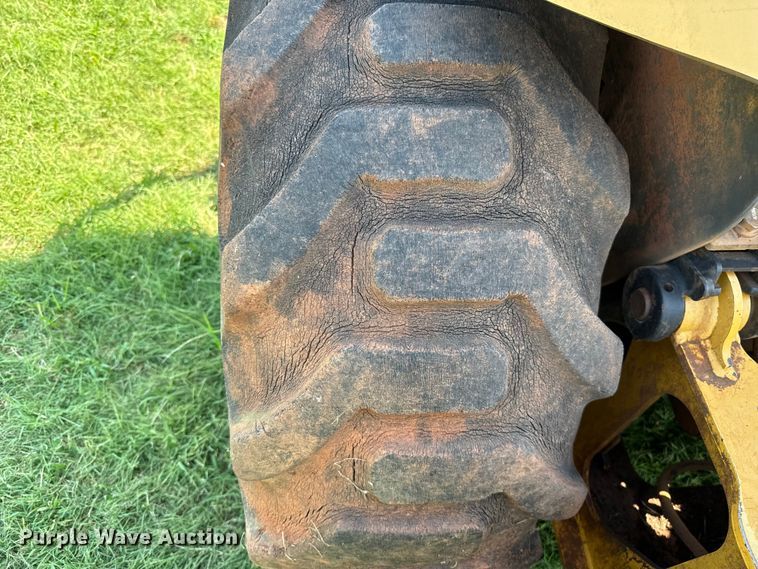 image for item ET6458 2006 John Deere 110 backhoe