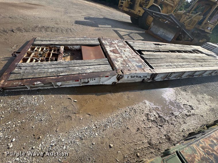 image for item EU5708 1979 Load king 353DF lowboy equipment trailer