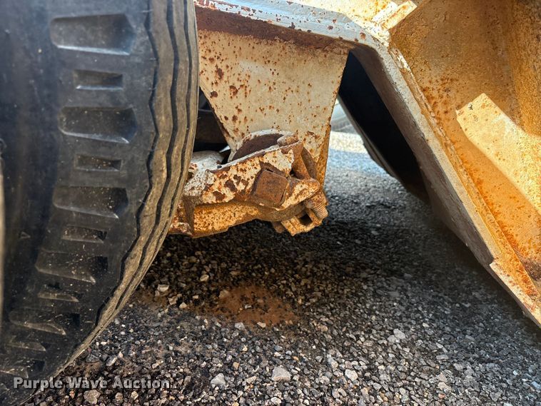 image for item EU5708 1979 Load king 353DF lowboy equipment trailer