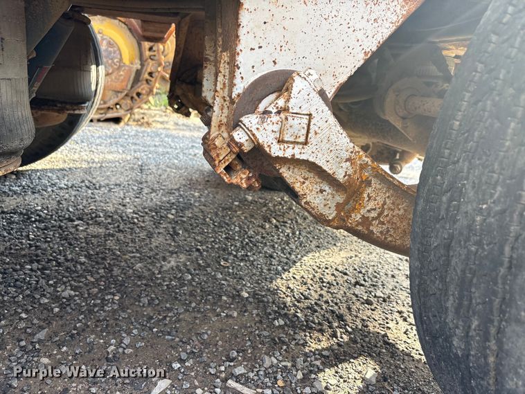 image for item EU5708 1979 Load king 353DF lowboy equipment trailer