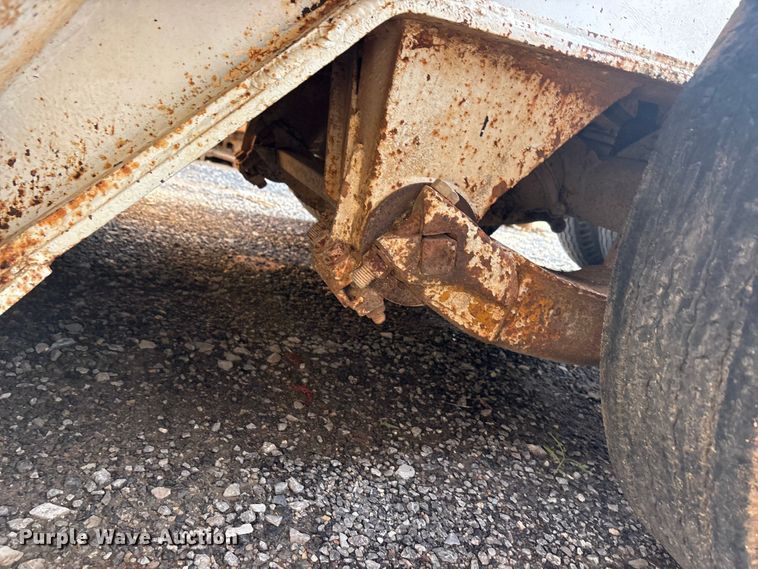 image for item EU5708 1979 Load king 353DF lowboy equipment trailer