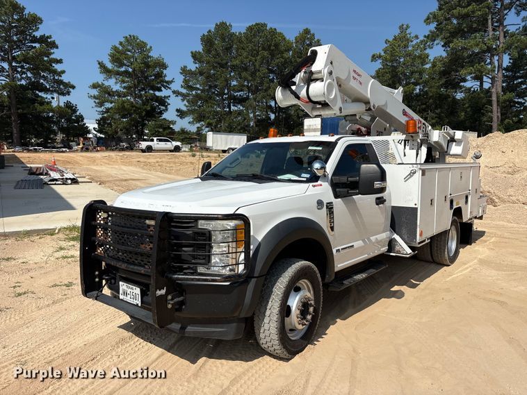 image for item EU5778 2017 Ford F550 bucket truck