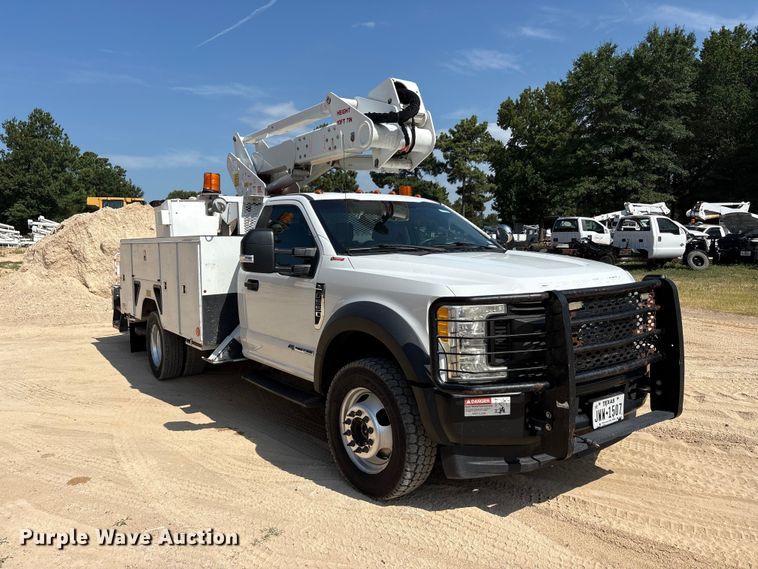 image for item EU5778 2017 Ford F550 bucket truck