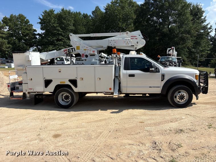 image for item EU5778 2017 Ford F550 bucket truck
