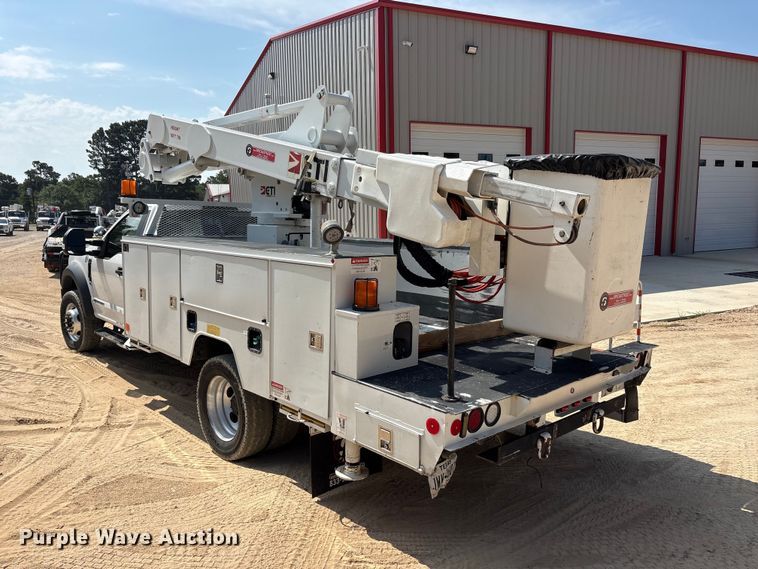 image for item EU5778 2017 Ford F550 bucket truck