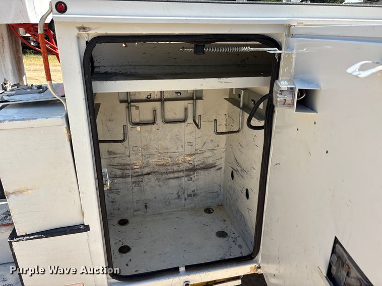 image for item EU5778 2017 Ford F550 bucket truck