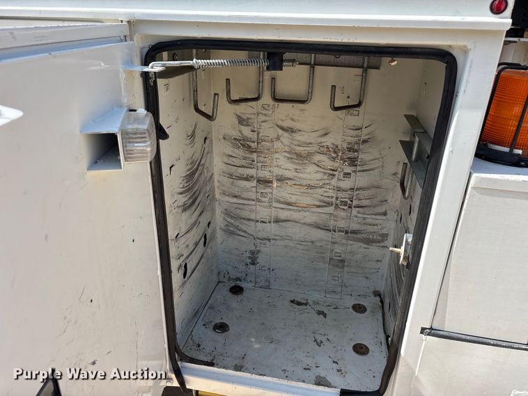image for item EU5778 2017 Ford F550 bucket truck