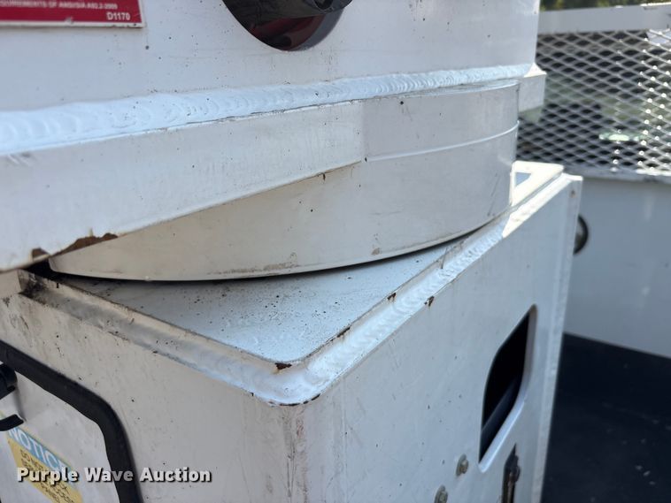 image for item EU5778 2017 Ford F550 bucket truck