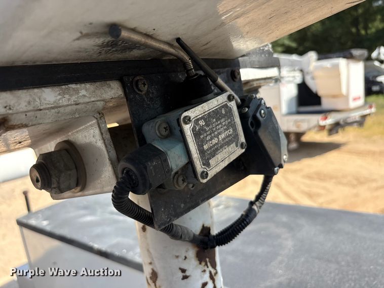 image for item EU5778 2017 Ford F550 bucket truck