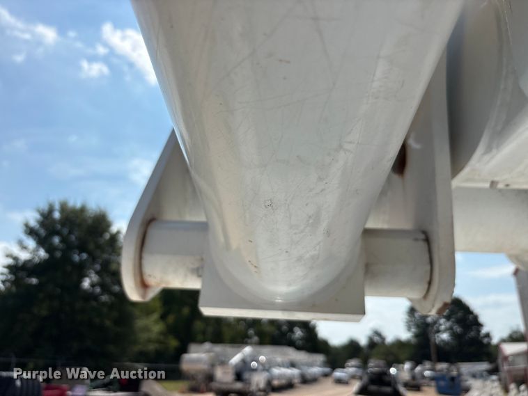 image for item EU5778 2017 Ford F550 bucket truck