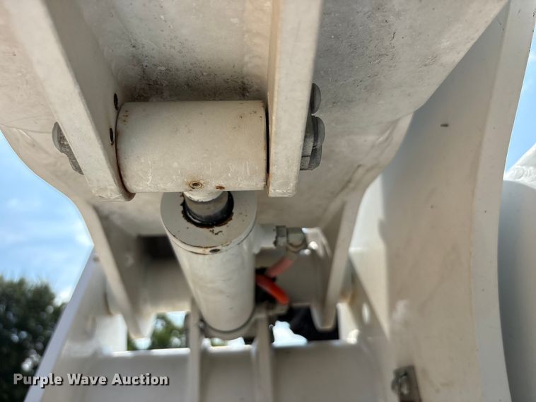 image for item EU5778 2017 Ford F550 bucket truck
