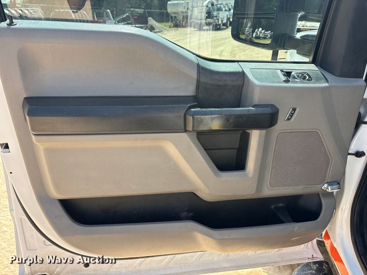 image for item EU5778 2017 Ford F550 bucket truck