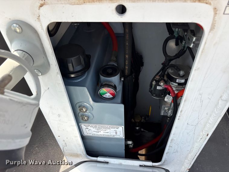 image for item EU5779 2019 Ford F550 bucket truck