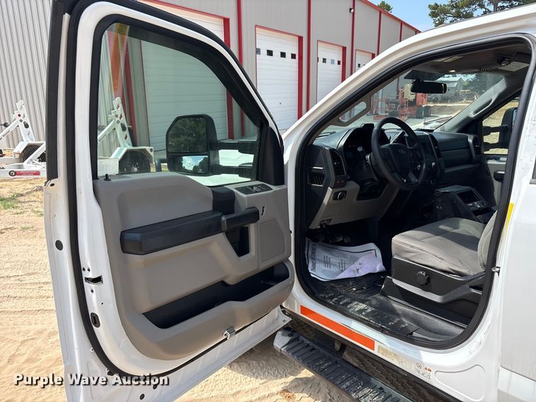 image for item EU5779 2019 Ford F550 bucket truck