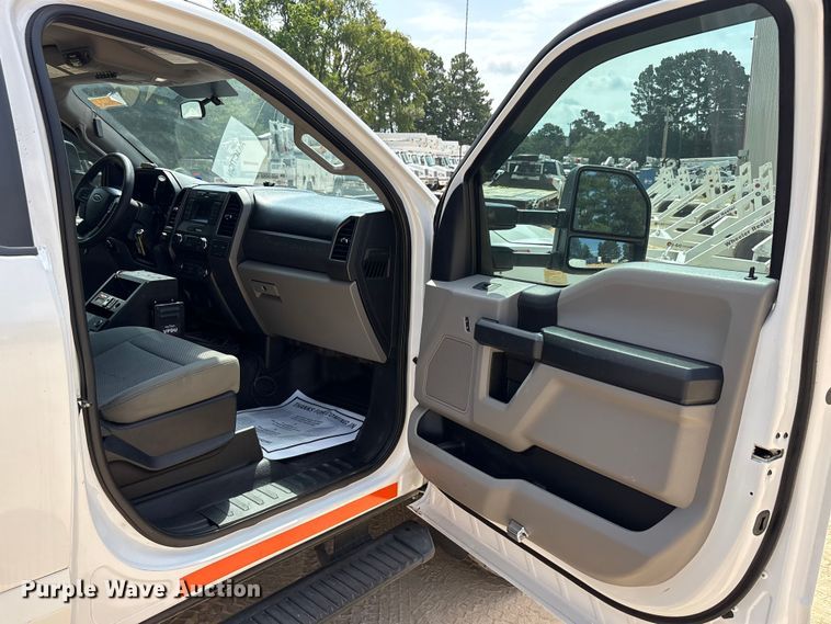 image for item EU5779 2019 Ford F550 bucket truck