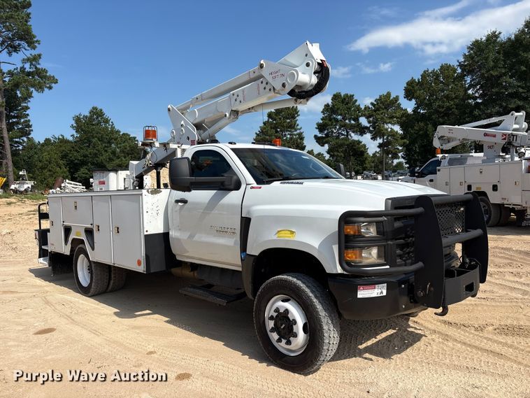 image for item EU5780 2019 Chevrolet GM515 bucket truck