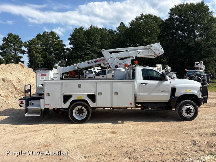 image for item EU5780 2019 Chevrolet GM515 bucket truck