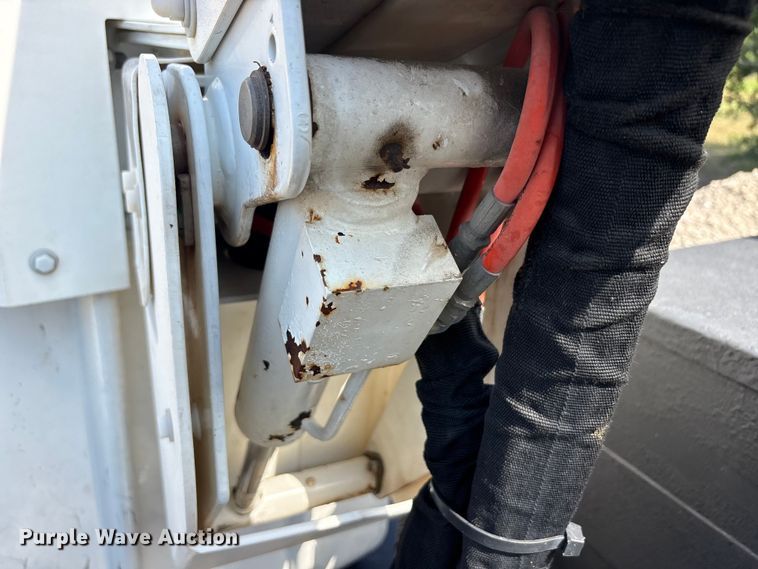 image for item EU5780 2019 Chevrolet GM515 bucket truck