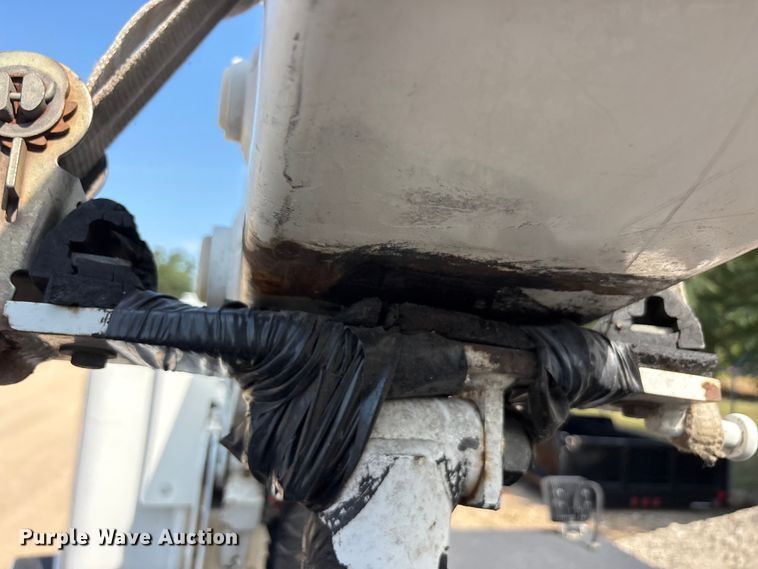 image for item EU5780 2019 Chevrolet GM515 bucket truck