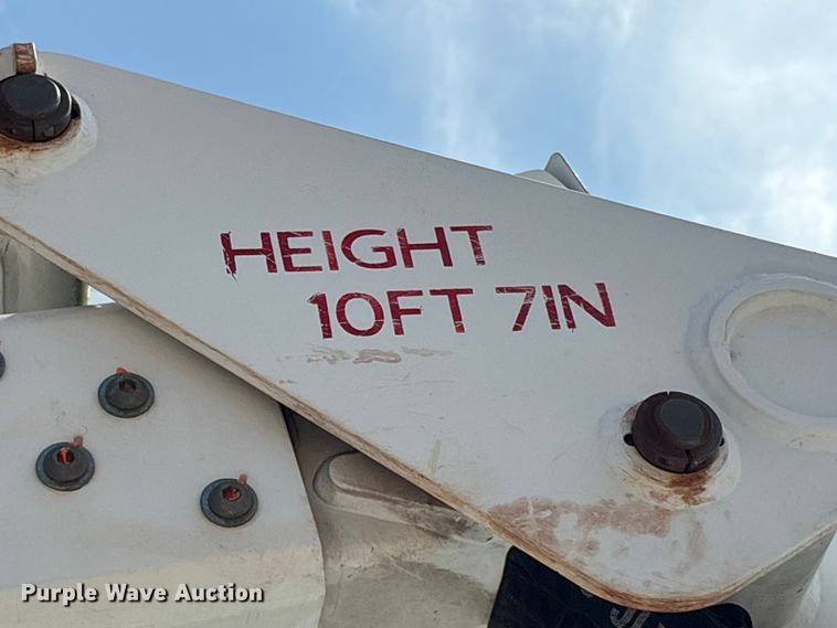 image for item EU5780 2019 Chevrolet GM515 bucket truck