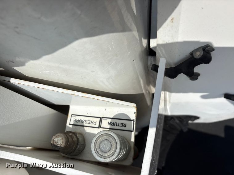 image for item EU5780 2019 Chevrolet GM515 bucket truck