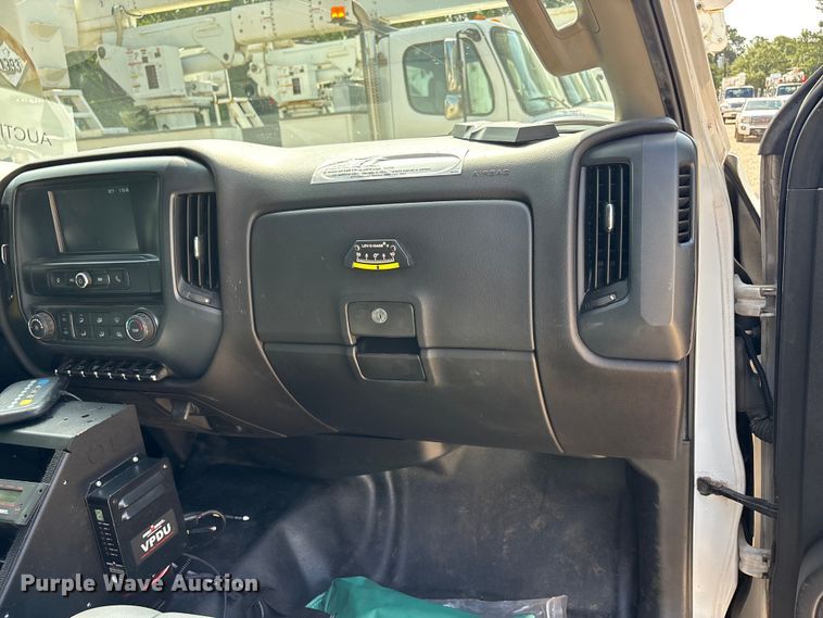 image for item EU5780 2019 Chevrolet GM515 bucket truck